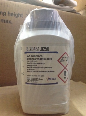 2و4 دی کلروفنوکسی استیک اسید 250 گرمی کد 820451 مرک آلمان