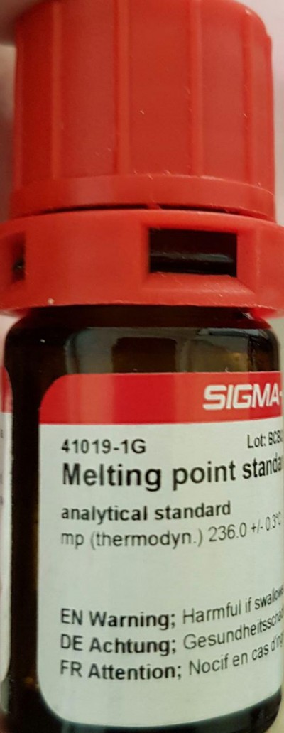 Melting point standard 235-237°C  1G / کد 41019