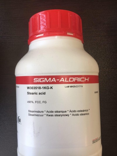 اسید استئاریک 1 کیلویی کد W303518 ساخت کمپانی سیگما آلدریچ آمریکا 