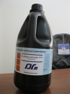 آب اکسیژنه یا هیدروژن پراکسید 35% extra pure ساخت شرکت دکتر مجللی 2.5 لیتری