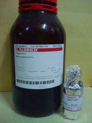 آلفا توکوفرولVitamin E（Tocopherol） ساخت شرکت آلدریچ 500 گرمی کد 258024 