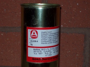 آنیلین 5 گرمی کد 242284 ساخت شرکت آلدریچ