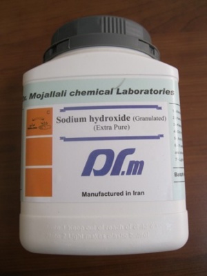 سدیم هیدروکسید سود گرانول extra pure  ساخت دکتر مجللی 1 کیلوئی