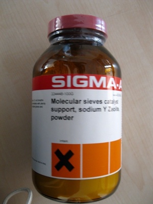مولکولار سیو 100 گرمی کد 334448 ساخت شرکت سیگما آلدریچ آمریکا 