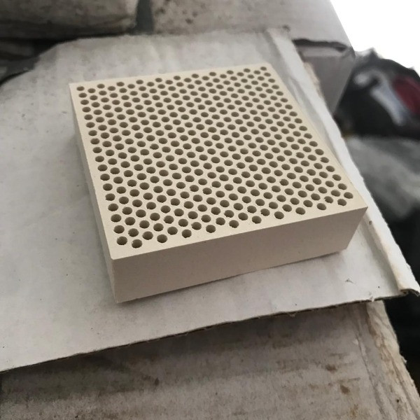 فروش فیلتر سرامیکی ریخته‌گری (Ceramic Foam Filter) برای آلومینیوم، چدن و فولاد 