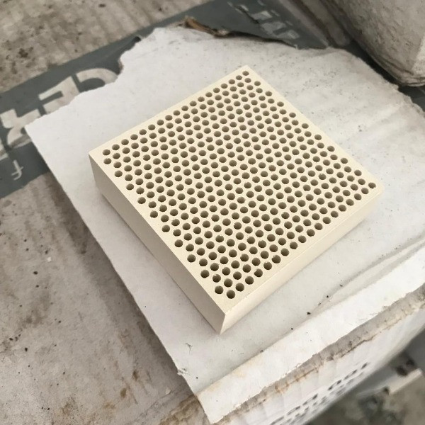 فروش فیلتر سرامیکی ریخته‌گری (Ceramic Foam Filter) برای آلومینیوم، چدن و فولاد 