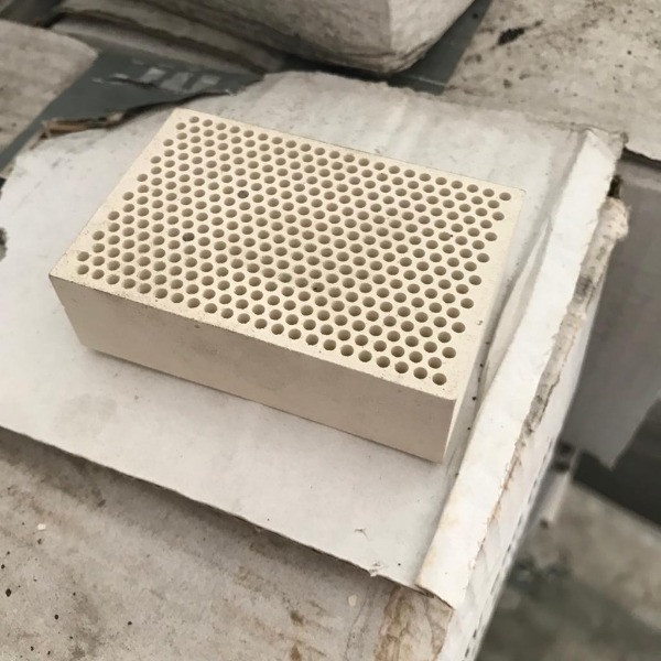 فروش فیلتر سرامیکی ریخته‌گری (Ceramic Foam Filter) برای آلومینیوم، چدن و فولاد 