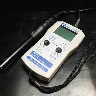 مولتی متر MW802 جهت اندازه گیری pH/EC/TDS ساخت شرکت میلواکی 