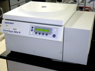 Eppendorf 5804R Centrifuge