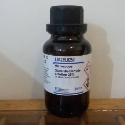 محلول گلوتاردئید 25% واحد 250 میلی کد 104239 مرک آلمان 