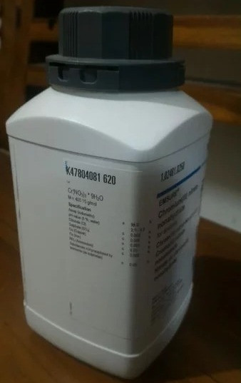 Chromium(III) nitrate nonahydrate