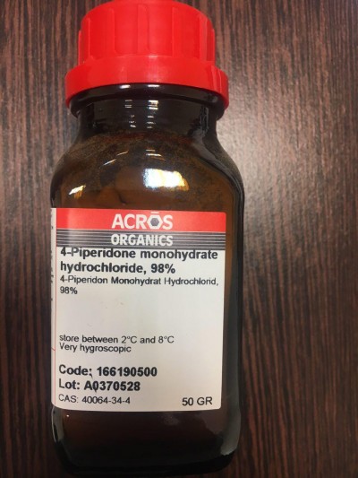 4-Piperidone monohydrate hydrochloride پنجاه گرم / کد 166190500