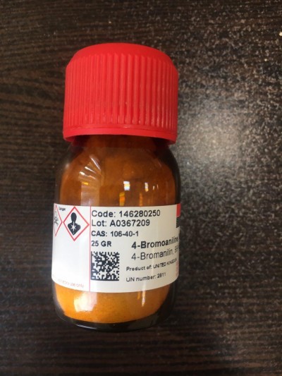 4-Bromoaniline   بیست و پنج گرم / کد A0367209