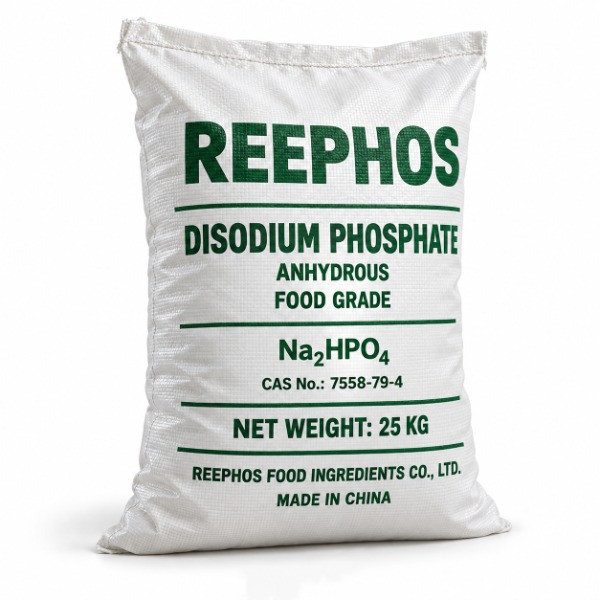 کیسه‌های ۲۵ کیلوگرمی دی سدیم هیدروژن فسفات Reephos چین، چیدمان روی پالت با بسته‌بندی شرینگ مات ضخیم، عرضه توسط آزمیران