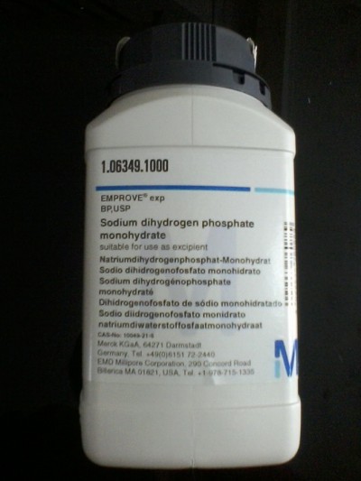 سدیم دی هیدروژن فسفات 1 کیلوئی کد 106349 مرک آلمان exp BP, USP extra pure suitable for use as excipient  