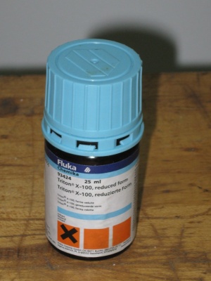 triton X-100, reduced form (sealed) 25 ml Fluka 93424 ترایتون ساخت شرکت فلوکا سوئیس