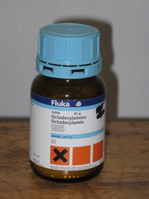 Octadecylamine 25 g (sealed) Fluka 74750 اکتادسیل آمین