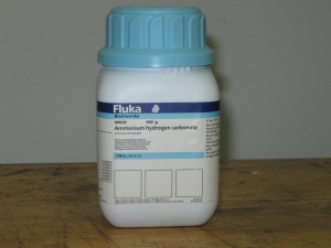 Ammonium hydrogen carbonate 100 g Fluka 09830 آمونیوم هیدروژن کربنات