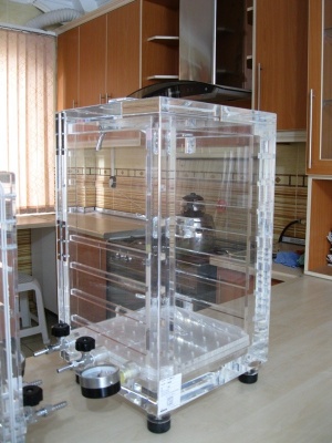 دسیکاتور خلاء 29 لیتری ساخت آلمان سایز 310×560×310 