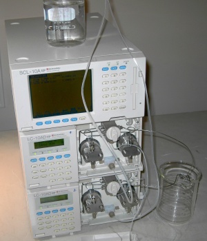 دستگاه HPLC ساخت شرکت شیمادزو ژاپن