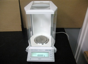 METTLER TOLEDO AG204DR ANALYTICAL BALANCE CALIBRATED 81g@0.0001g 210g@0.001g